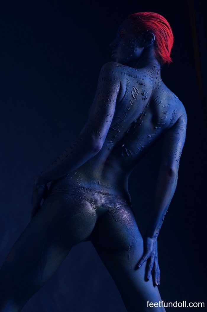 Redheaded babe in cosplay body paint Lisa Dove flaunts her tits and ass-08